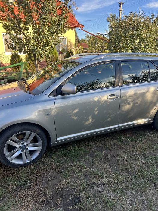 Продам Toyota Avensis 2.0 газ безн