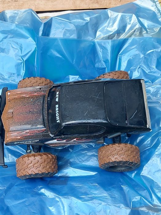 Zabawka samochód duży