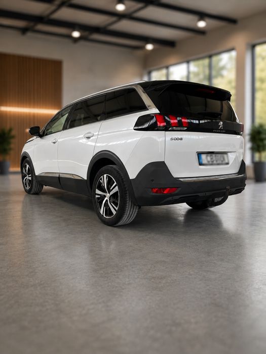 Peugeot 5008 allure  1.2 Puretec 130cv