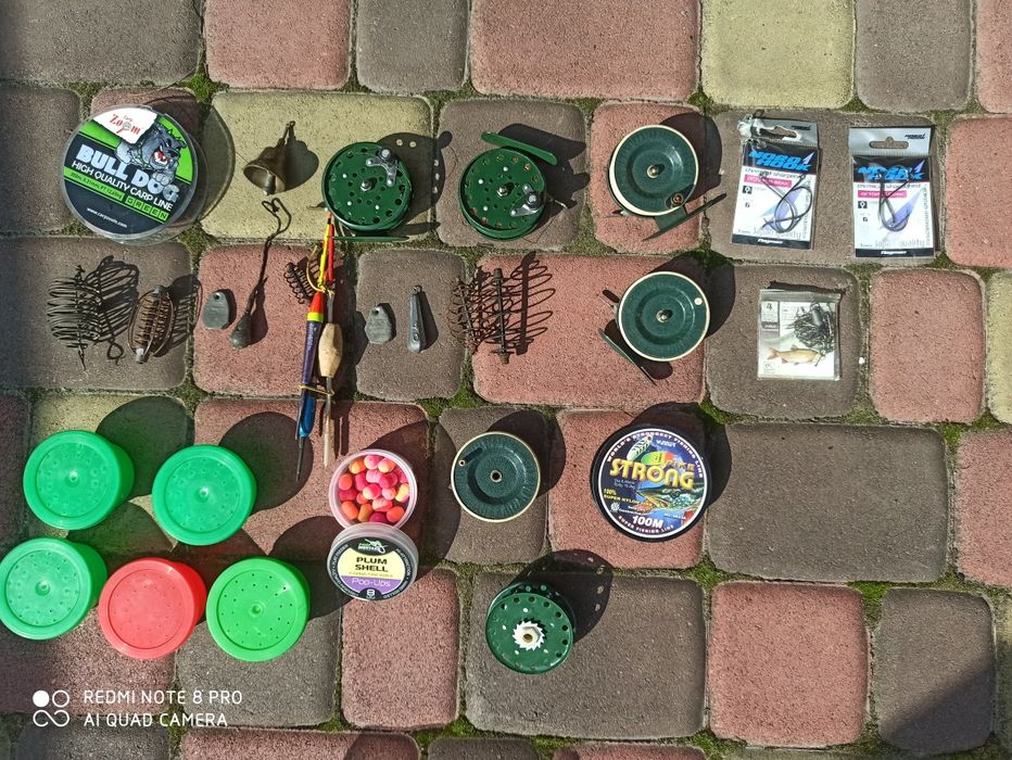 Продаю риболовні снасті рибацький стільчик