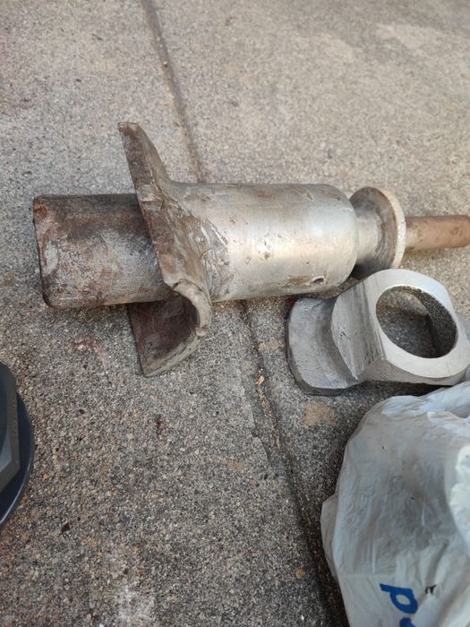 Lote de peças metalicas industriais, suportes casquilhos/flange/abraçadeiras e tampão