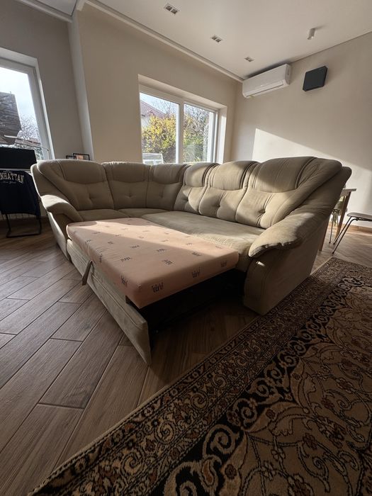 Угловой диван произведенный в Украине.