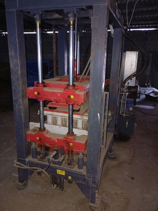 Станки для виготовлення тротуарної плитки