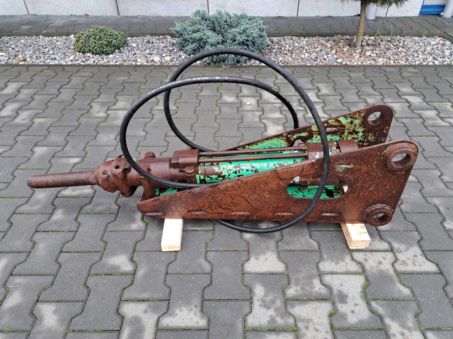 Młot hydrauliczny wyburzeniowy do minikoparki 2,5-5t MONTABERT BRH91D