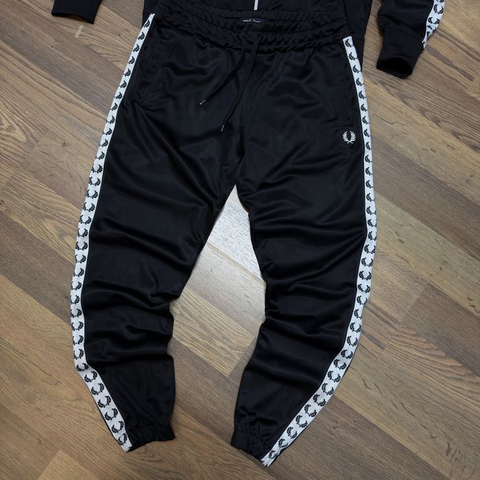 Чоловічий костюм Fred perry на лампасах оригінал фред пері zip-h — zdjęcie 3