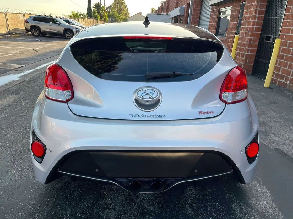 Hyundai Veloster Turbo R-Spec      2017