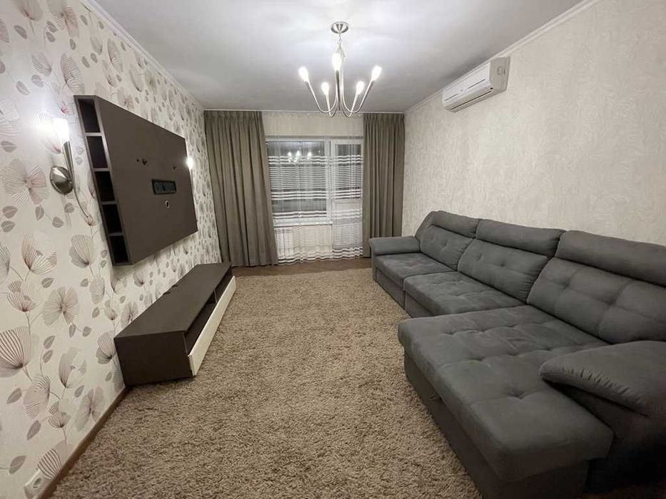 Сдаётся 2-х комнатная квартира пр. Поля\Кирова