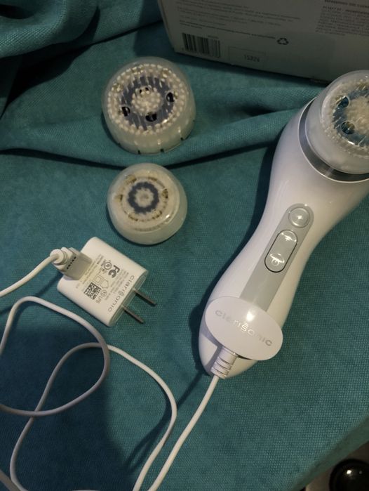Торг Clarisonic Smart Profile розумна щітка апарат для обличчя та тіла