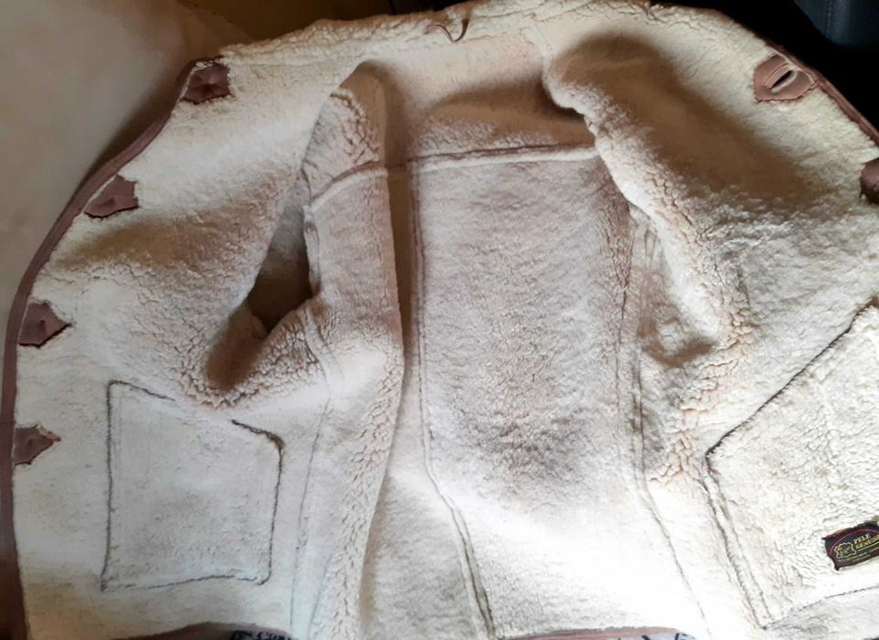 Casaco em Pele Genuína de Borrego com Lã Natural | Fabrico Português | Excelente Estado
