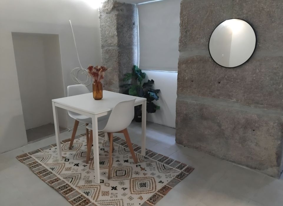 Estúdio Entre-os-Rios Penafiel com água e luz incluídos