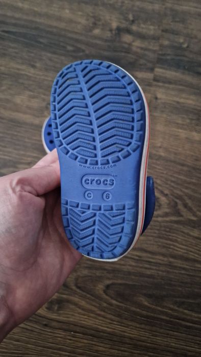 Босоніжки , шльопанці Crocs