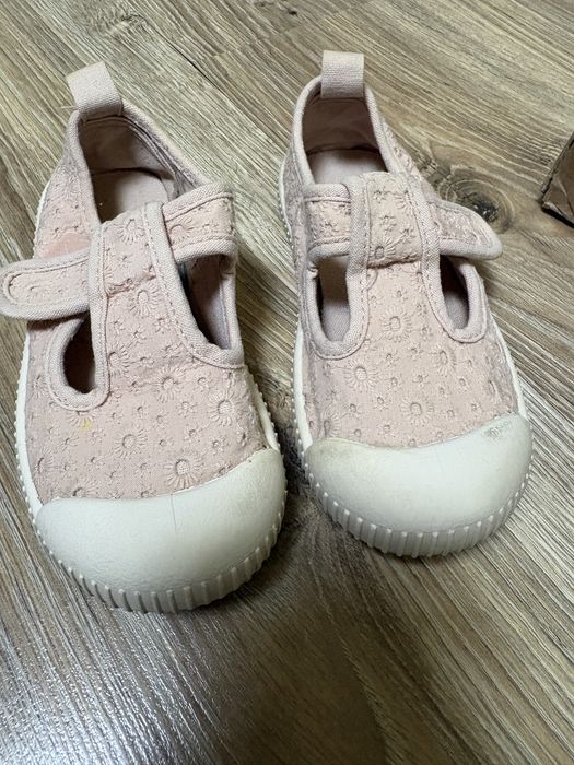 Кеди hm 25 розмір 15,5 по устілці