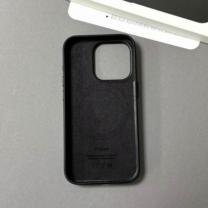 Шкіряний чохол-накладка з MagSafe для iPhone 13/14/15 (Чорний) | Кожаный чехол с Магсейф на телефон Айфон 13/14/15 | Leather Case для iPhone (Black)