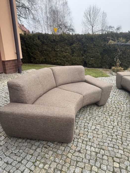 Zestaw wypoczynkowy deóch kanap renomowanej niemieckiej firmy.