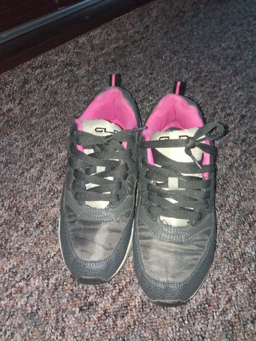 Buty sportowe damskie
