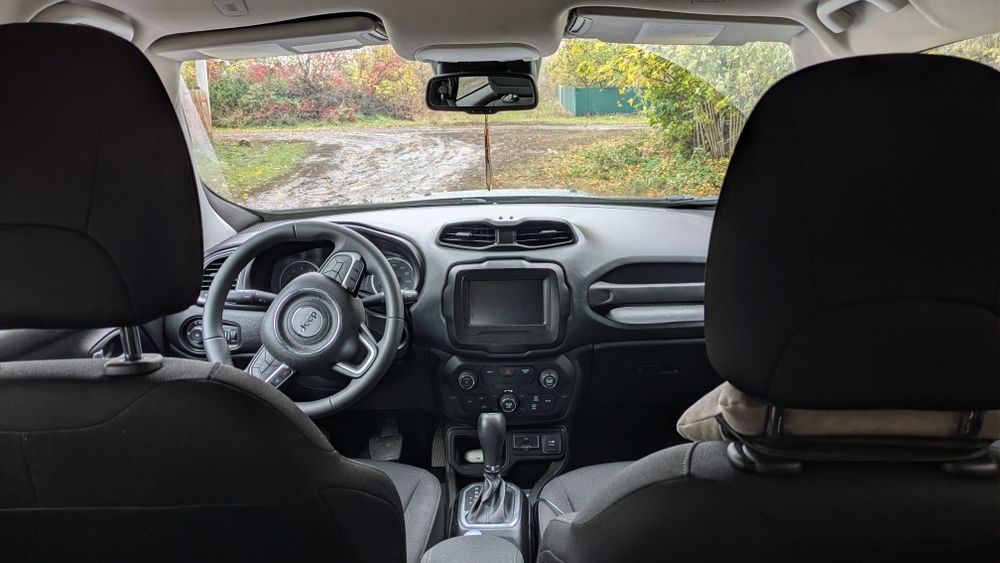 Продам надійну машину Jeep Renegade 2018