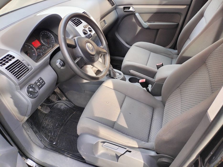 Volkswagen  Touran 1.6mpi