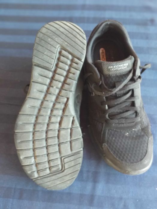 Tennis Skechers Número 42