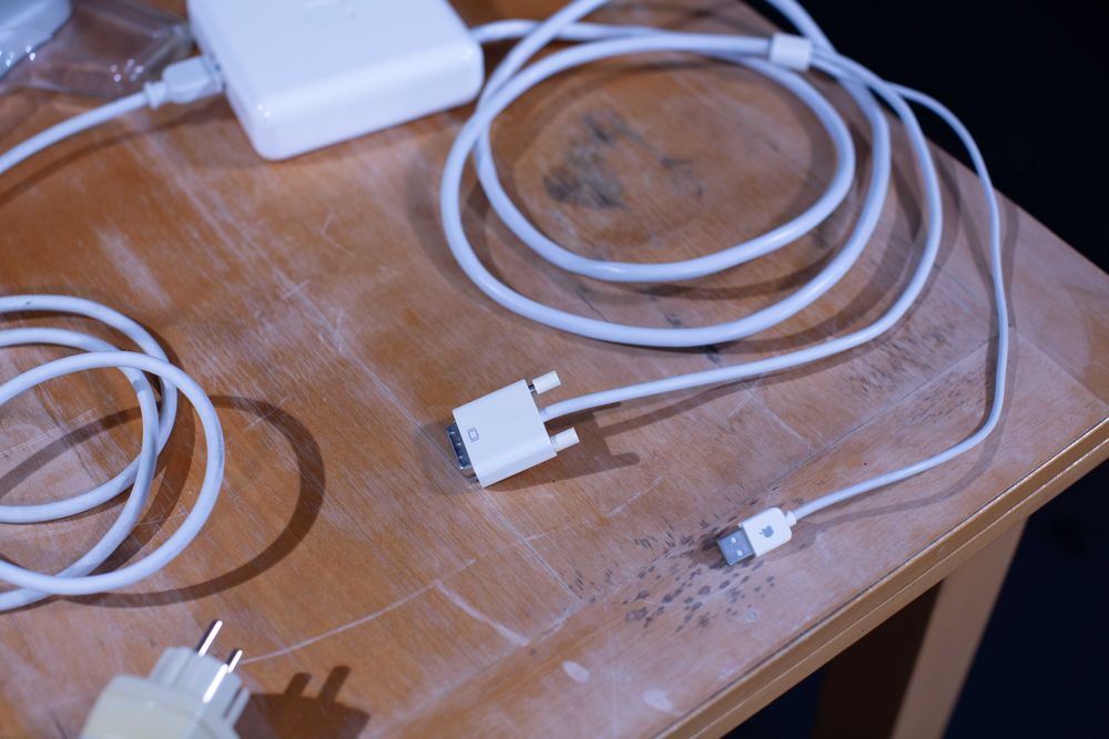 Apple Studio Display – Acrílico ADC (Imagem com Problemas de Cor)