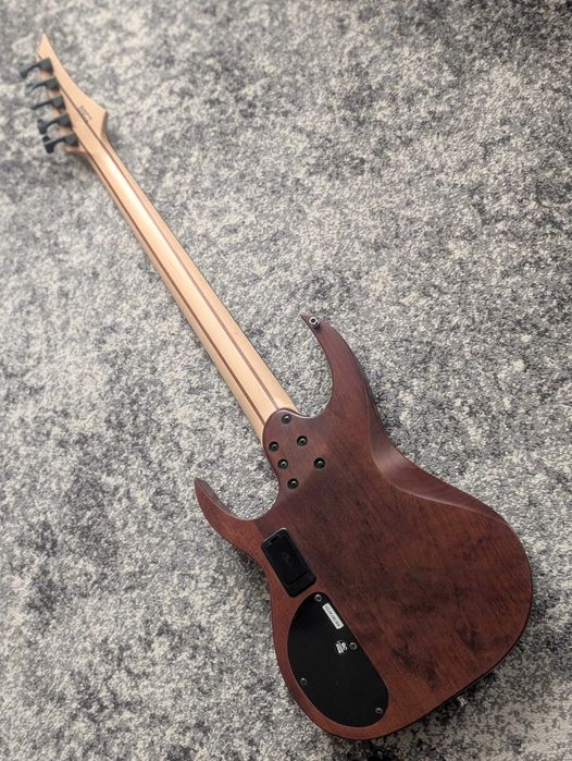 Бас-гитара Solar Guitars AB2.5AN (5 струн) + кейс