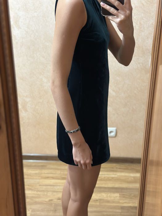 Оксамитова сукня