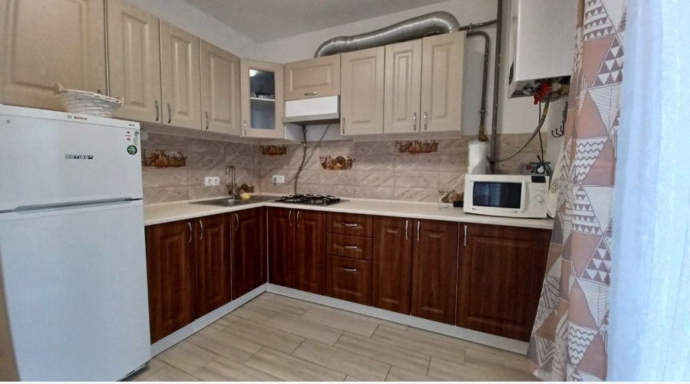 Здається 1км в самому центрі!!!