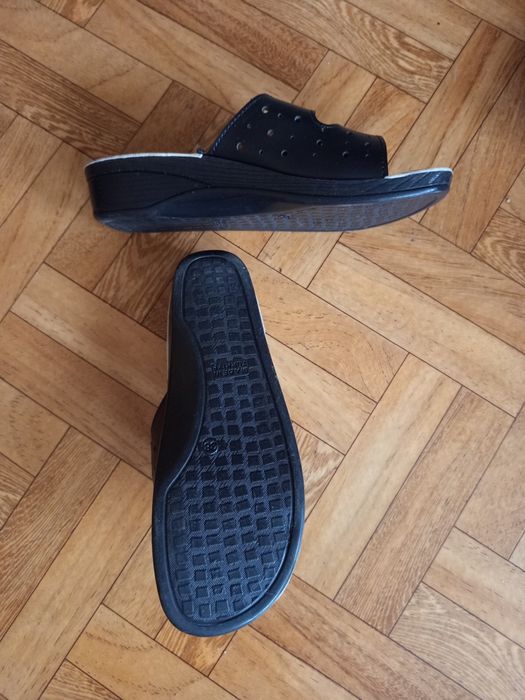 Sprzedam nowe klapki
