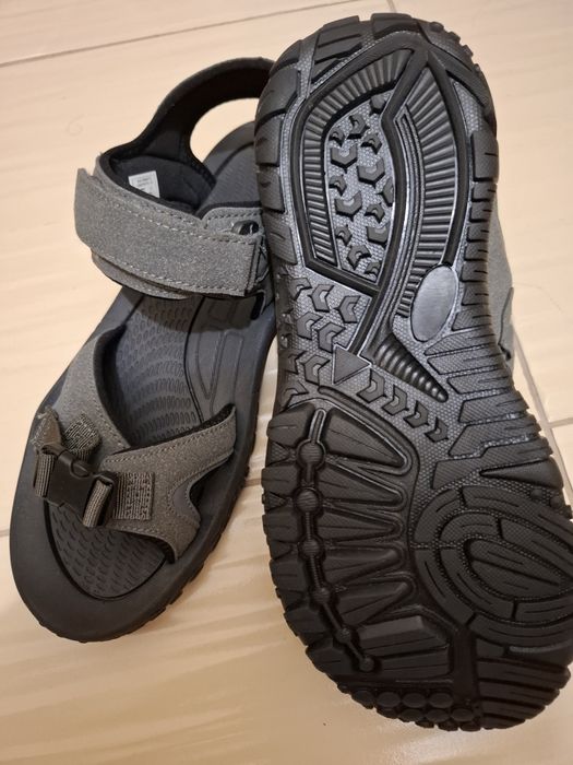 Sandały rozmiar 42 nowe.