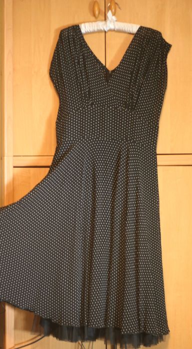 Sukienka czarna w białe grochy rozmiar 42