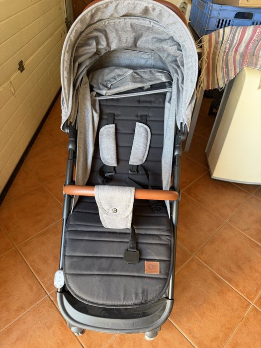 Carrinho de bebé Kinderkraft – praticamente novo