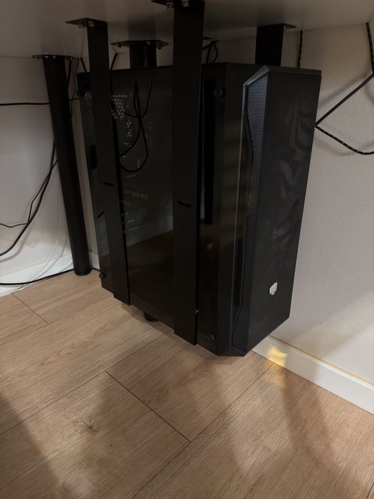 Komputer gamingowy rtx5050 32gb ram 1tb ssd ryzen 8 rdzeni