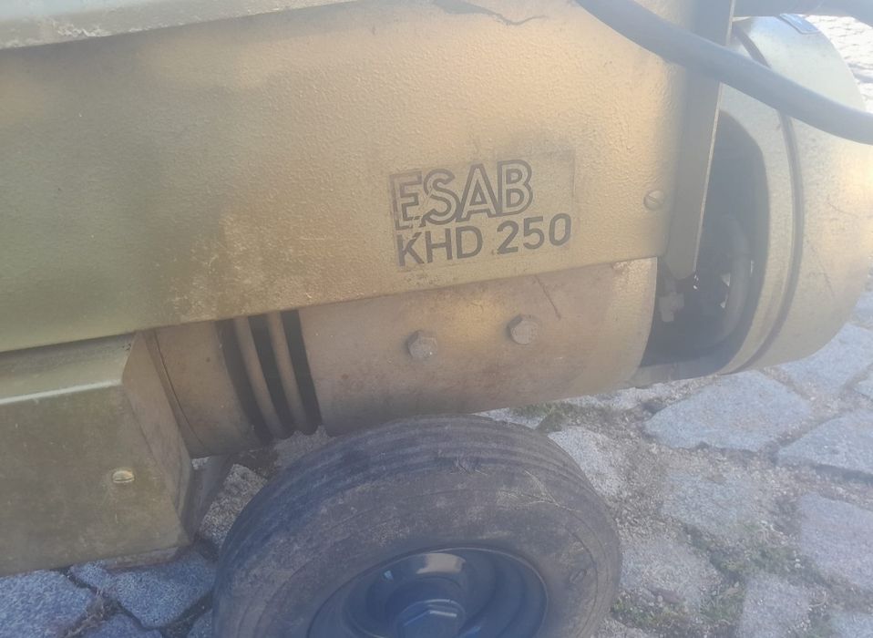 Aparelho de soldar ESAB 250A