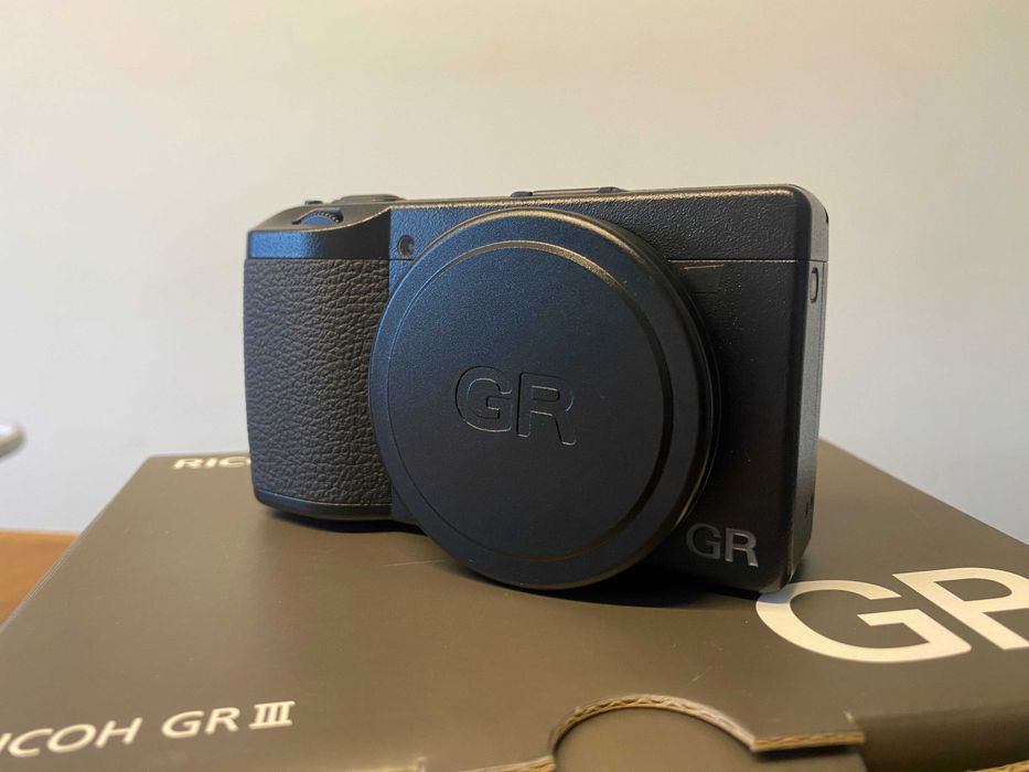 Ricoh GR III + acessórios