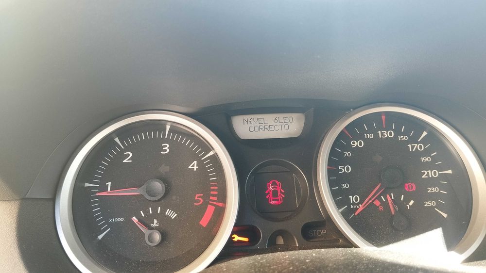 RENAUT MEGANE  como novo