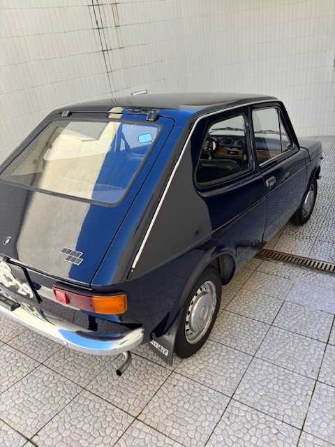 Fiat 127 clássico original.