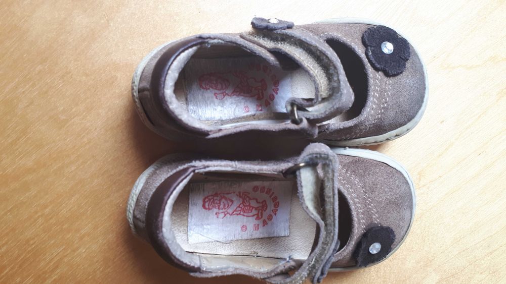 Sapatos de menina tamanho 20