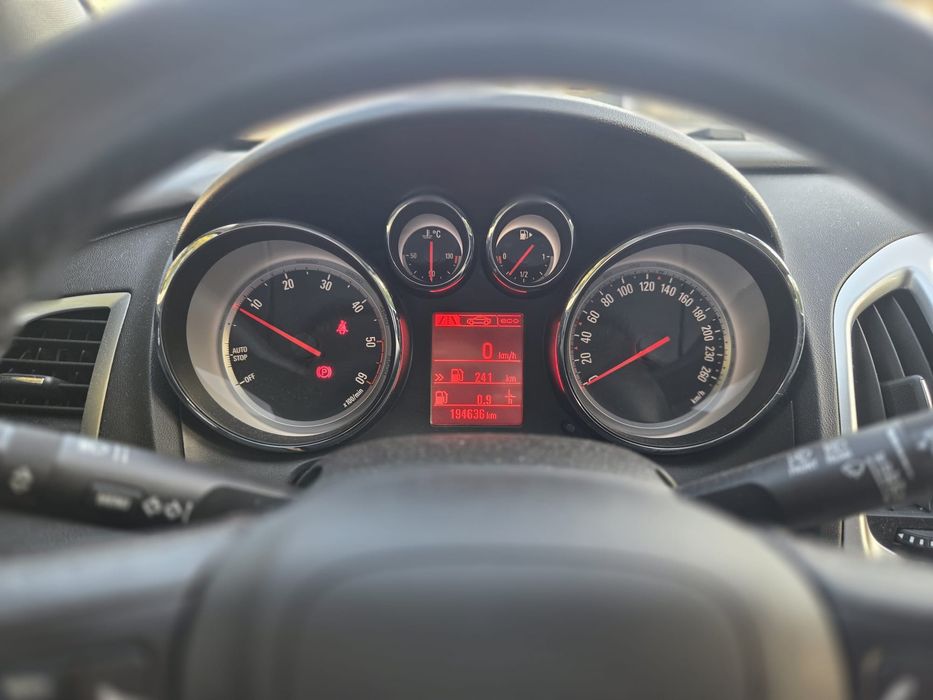 Opel Astra Sports Tourer 1.6 cdti (2015) - excelente estado (abaixo de 200mil km)