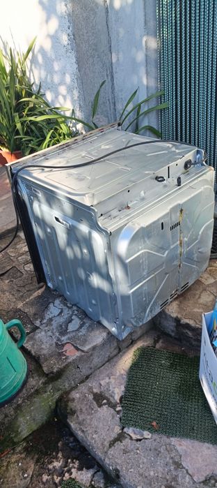 Para desocupar Forno ZANUSSI ZOHXX3X1 (72 L - 59.4 cm - Hidrolítico -