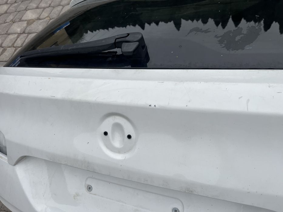 Klapa tyl tylna bmw f11 touring kombi a300 Alpinweiss szyba