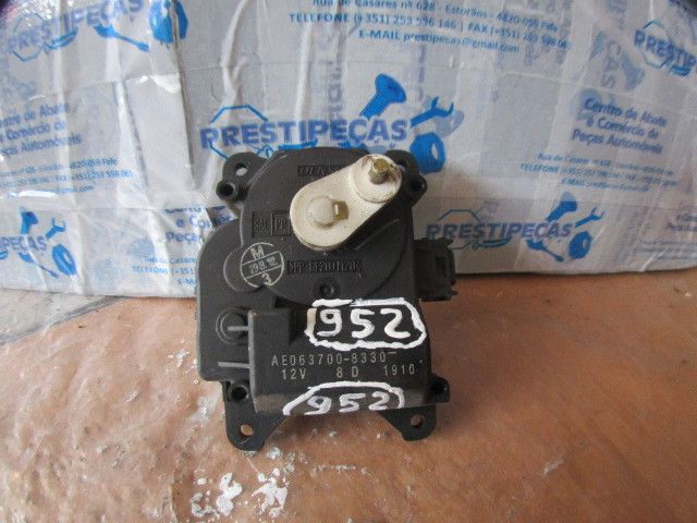 Motor da comporta da sofagem TOYOTA RAV4 II (_A2_)
