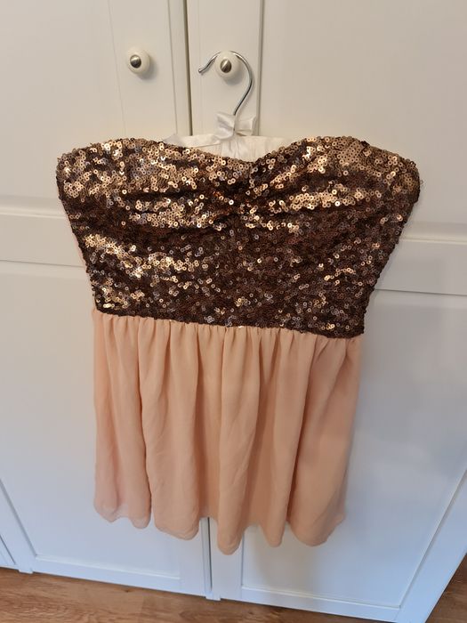 Różowa sukienka cekiny