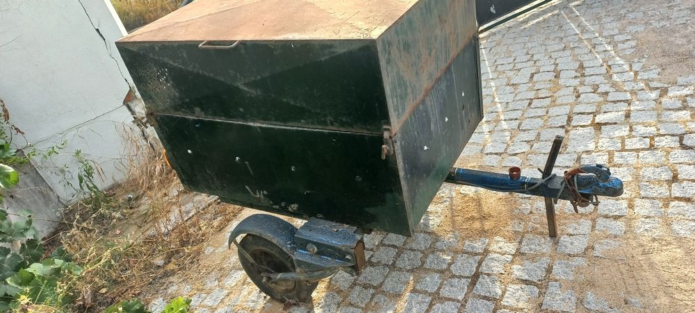 Reboque caes de caça e carga