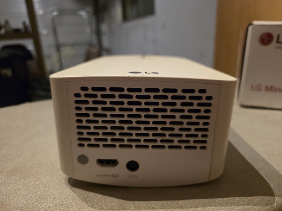 Projetor LG Minibeam PF 1500 projector