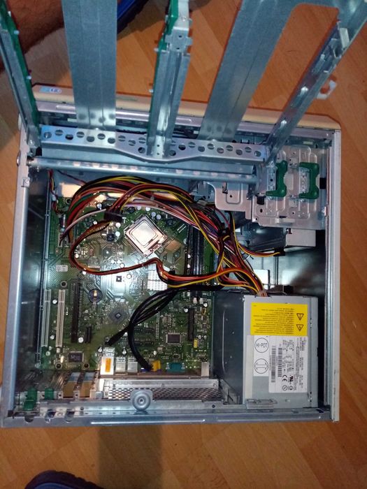 Fujitsu esprimo P5710
