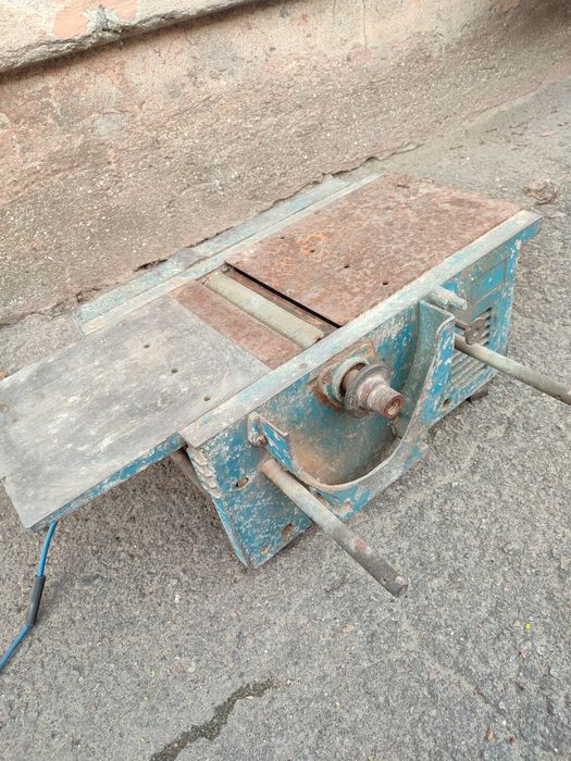 Станок комбинированный деревообрабатывающий  ИЭ  6009А