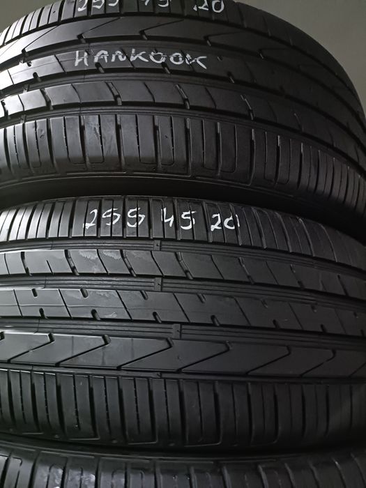 Pneus  255/45/20