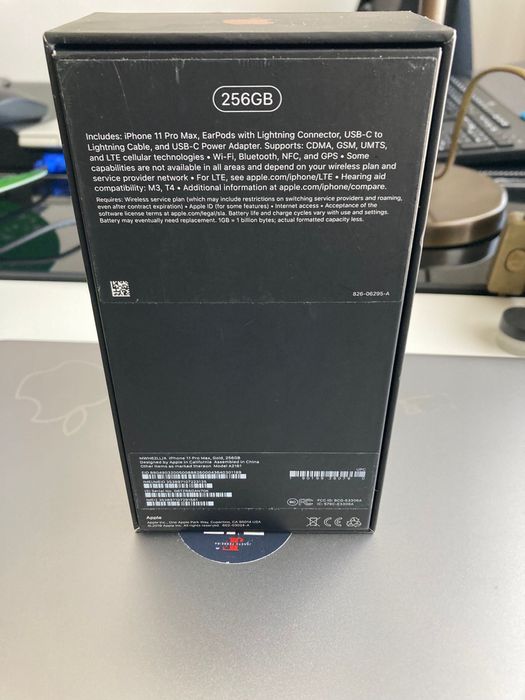 iPhone 11 Pro Max 256GB (Bateria 100%) + AirPods 4 NOVOS