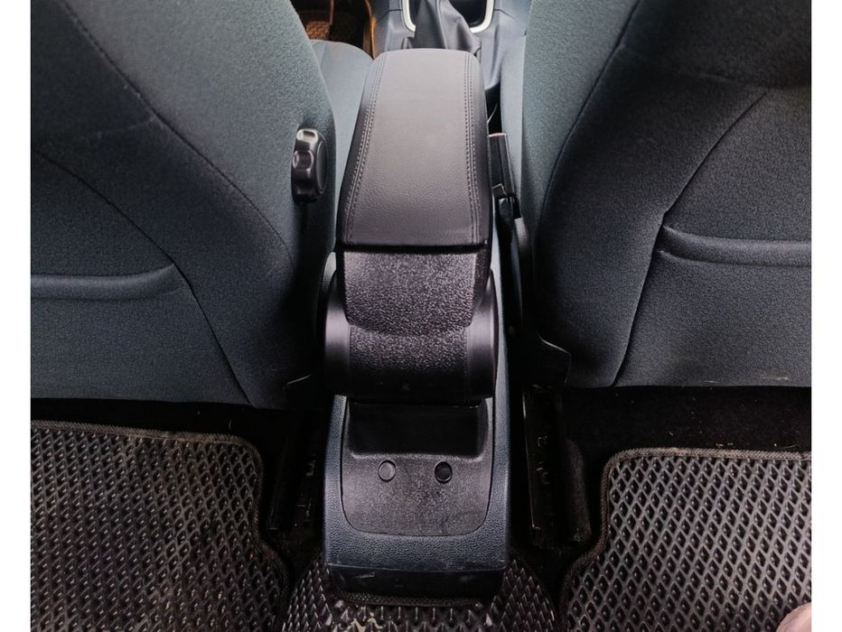 Підлокітник чорний Niken для Ford Fiesta 2008-2017 рр.