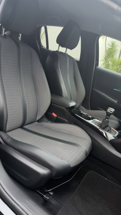 Peugeot 208 1.2 Turbo 100 CV Ano 2021 ( Versao Allure )