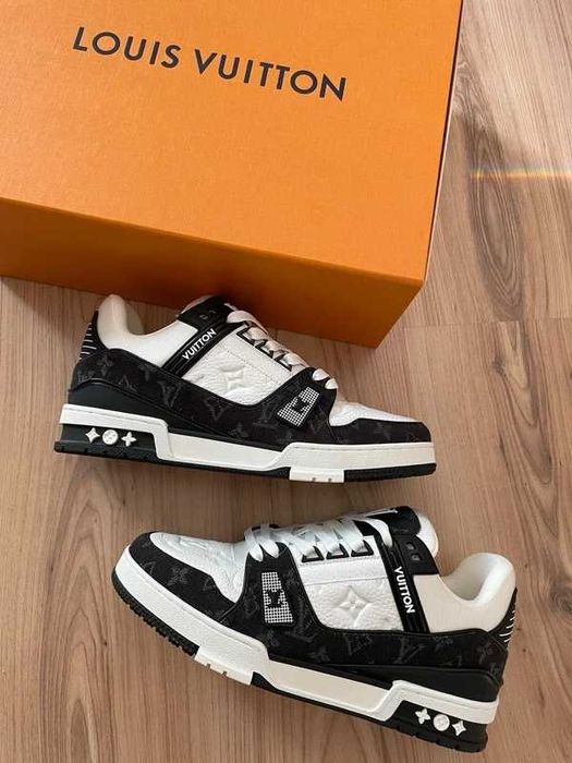 Louis_Vuitton_LV_Trainer_White_Black_R.38